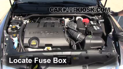 2011 Lincoln MKS 3.7L V6 Fuse (Engine) Check